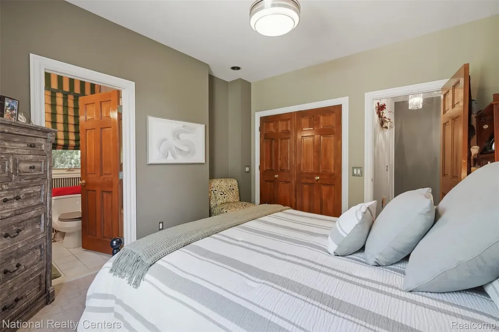 20175 Gill Road Livonia City MI 48152