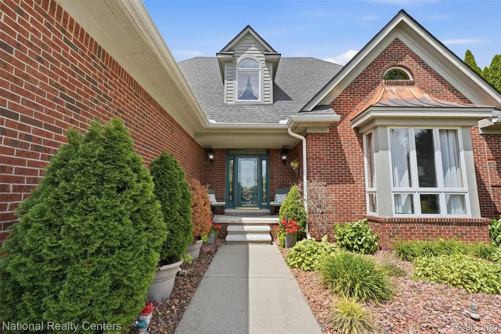 20175 Gill Road Livonia City MI 48152