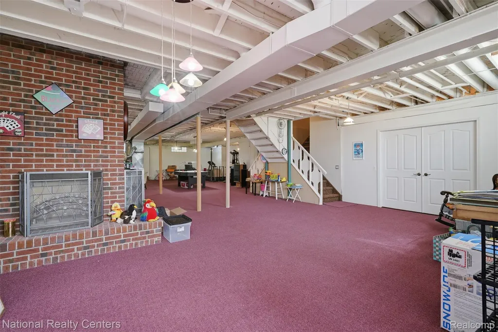 20175 Gill Road Livonia City MI 48152