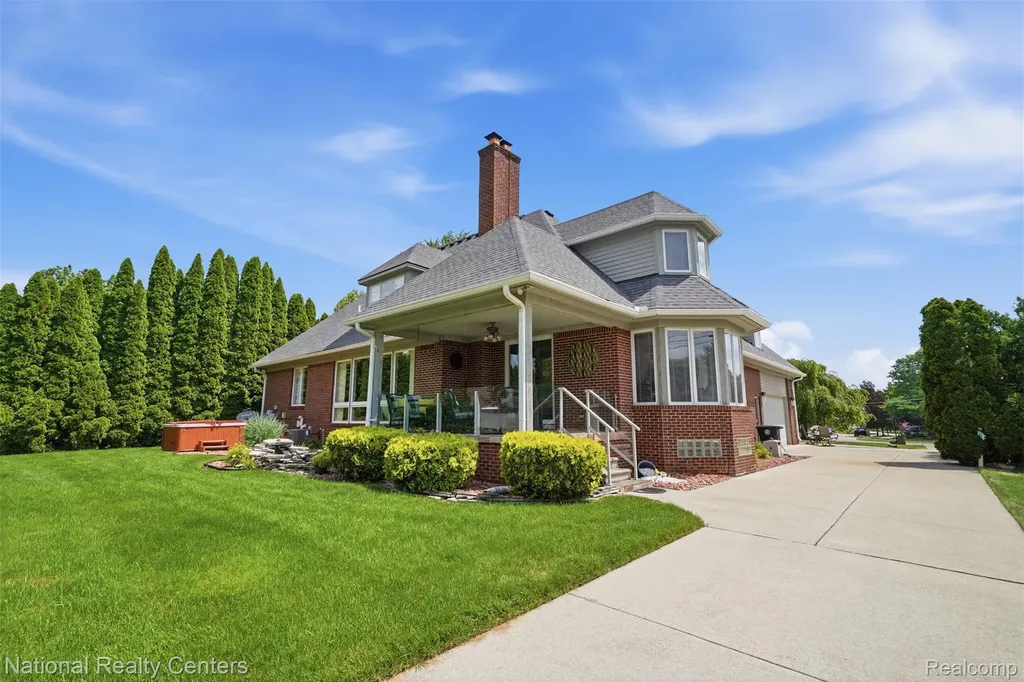 20175 Gill Road Livonia City MI 48152