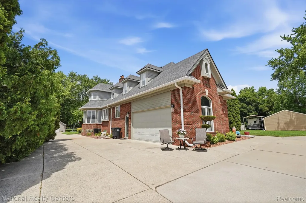 20175 Gill Road Livonia City MI 48152