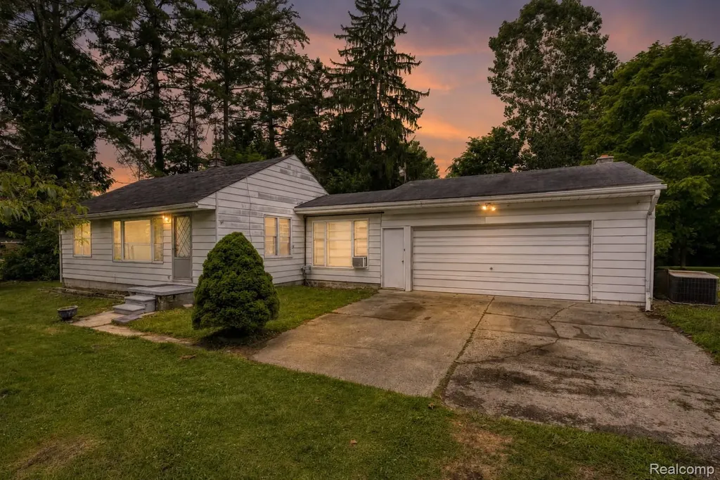 46555 North Avenue Macomb Township MI 48042