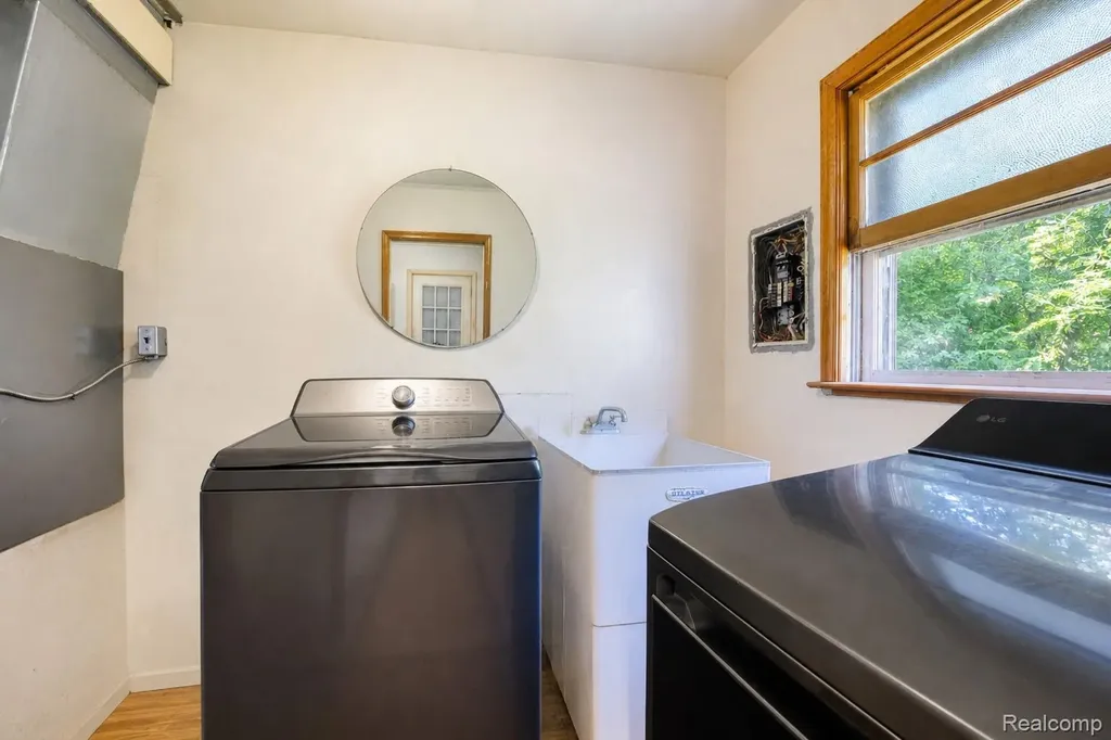 46555 North Avenue Macomb Township MI 48042