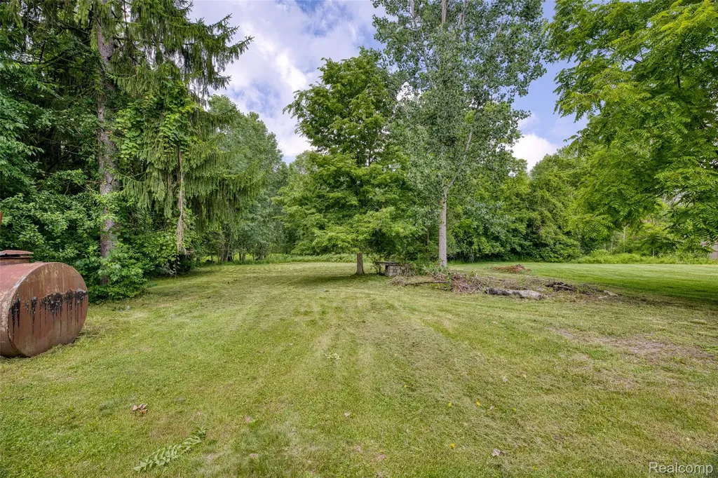 46555 North Avenue Macomb Township MI 48042