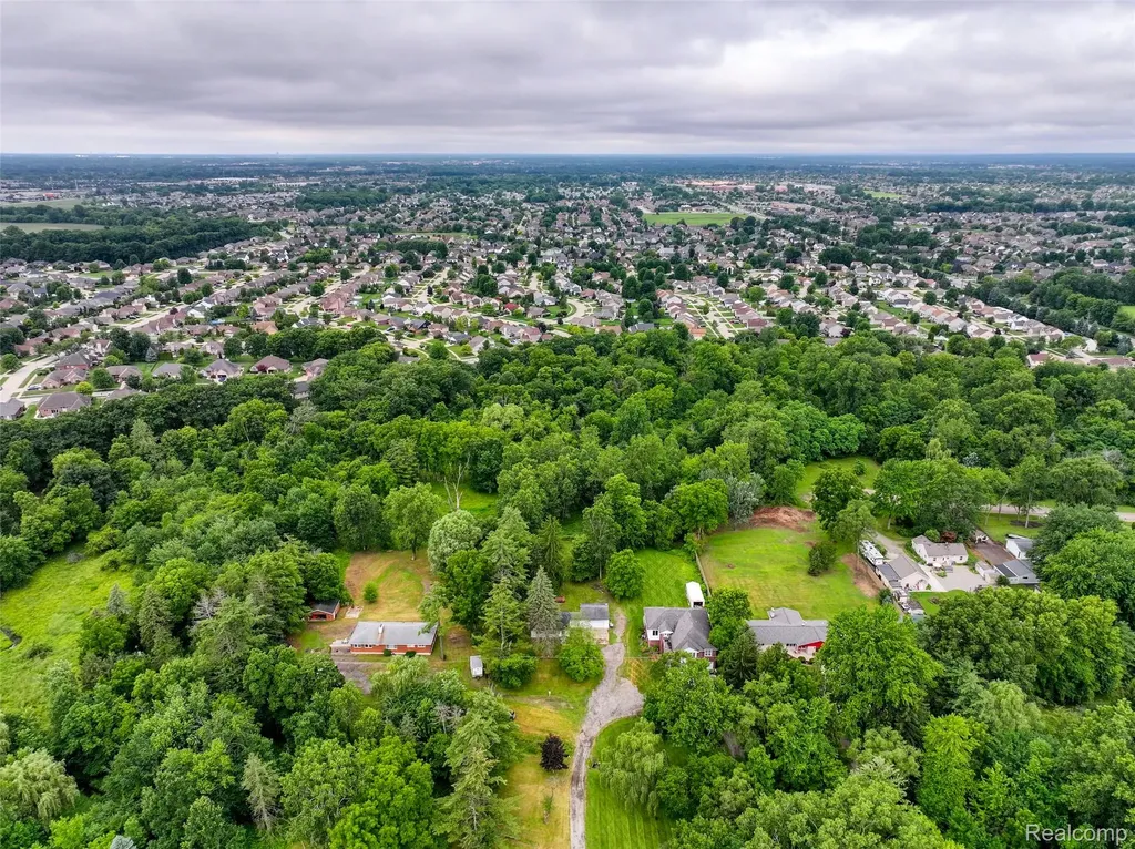 46555 North Avenue Macomb Township MI 48042
