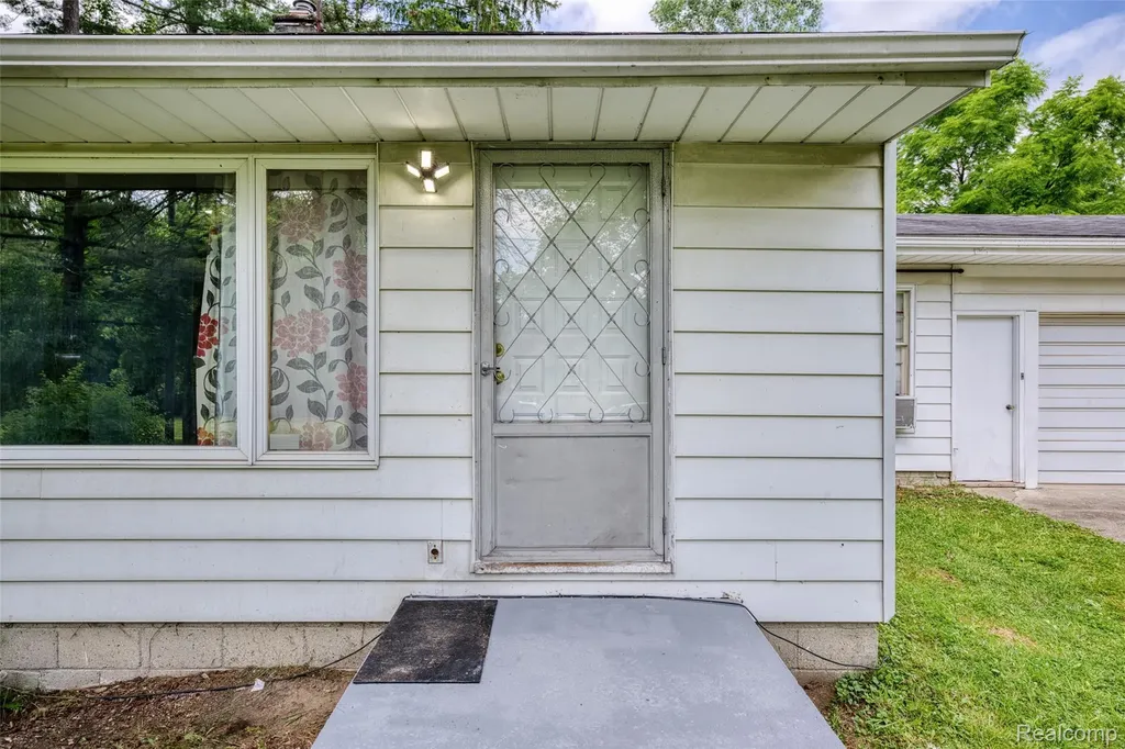 46555 North Avenue Macomb Township MI 48042