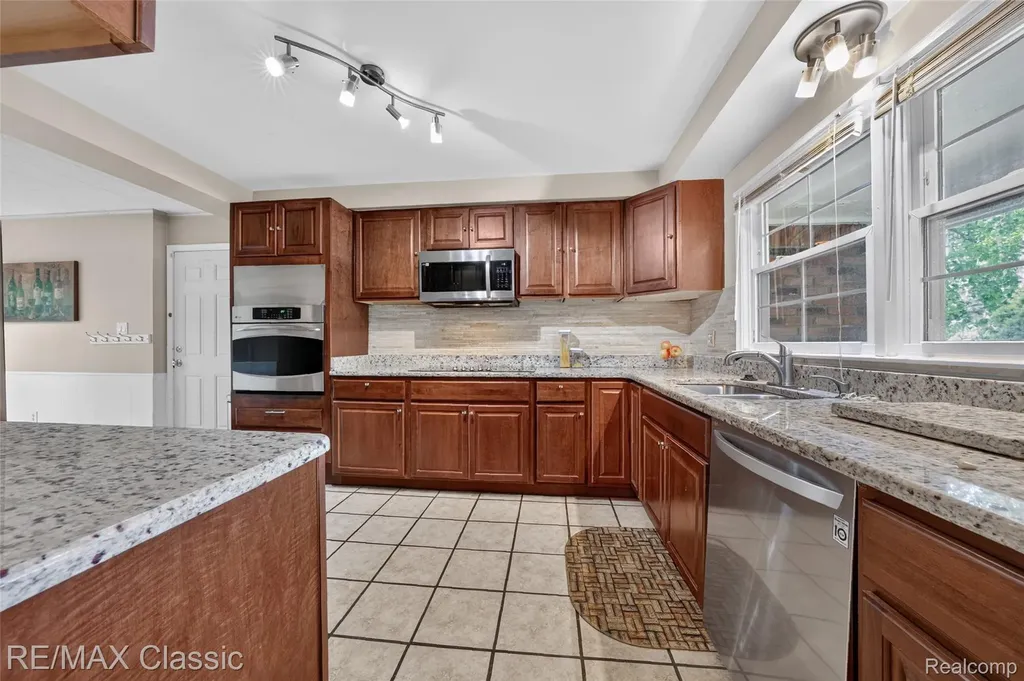 6638 Woodbank Drive Bloomfield Hills City MI 48301