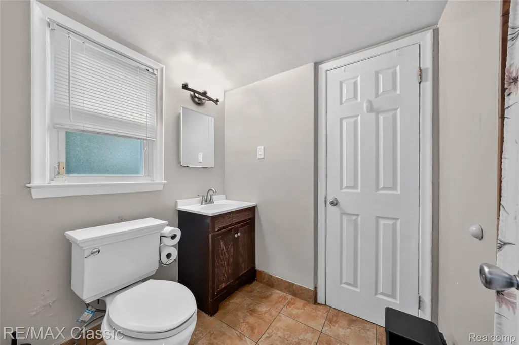 6638 Woodbank Drive Bloomfield Hills City MI 48301