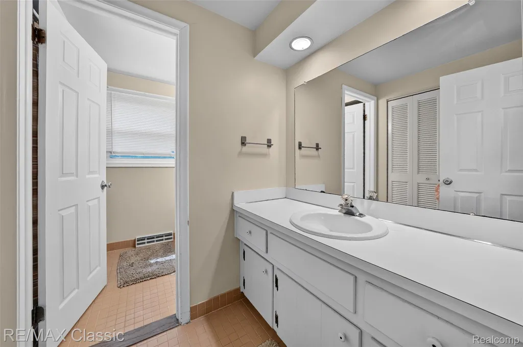 6638 Woodbank Drive Bloomfield Hills City MI 48301