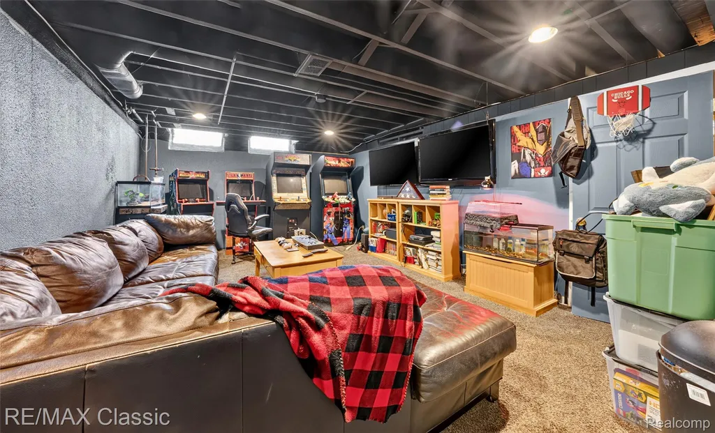 6638 Woodbank Drive Bloomfield Hills City MI 48301