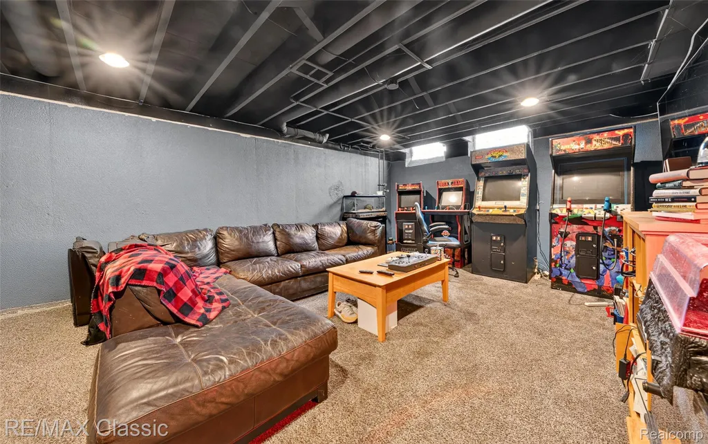 6638 Woodbank Drive Bloomfield Hills City MI 48301
