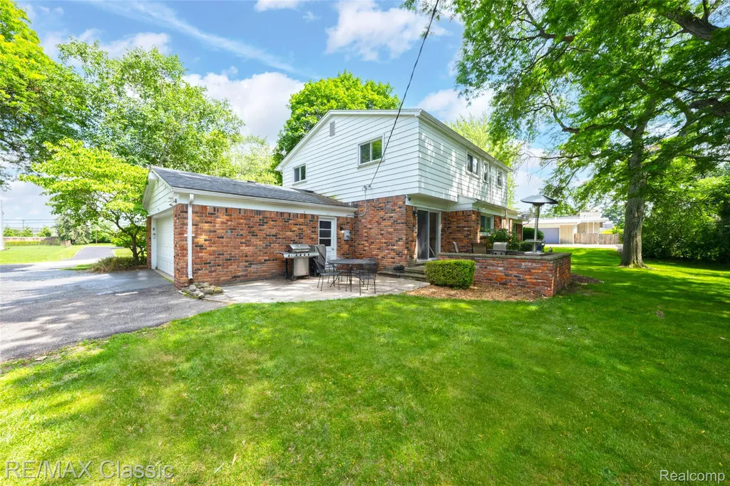 6638 Woodbank Drive Bloomfield Hills City MI 48301