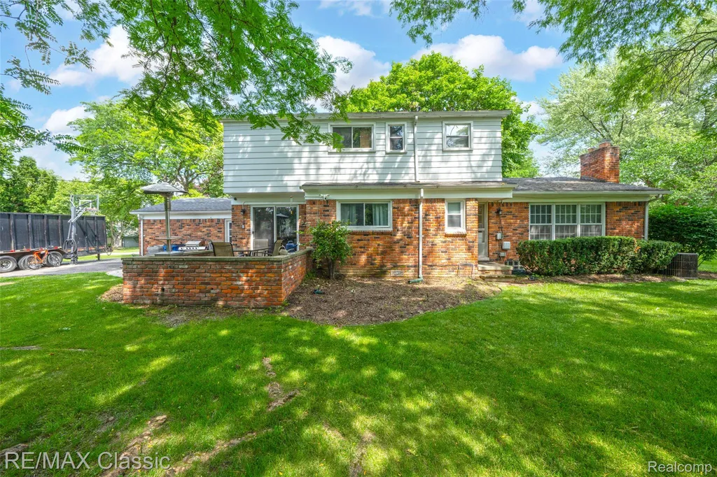6638 Woodbank Drive Bloomfield Hills City MI 48301