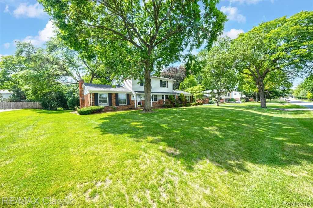6638 Woodbank Drive Bloomfield Hills City MI 48301