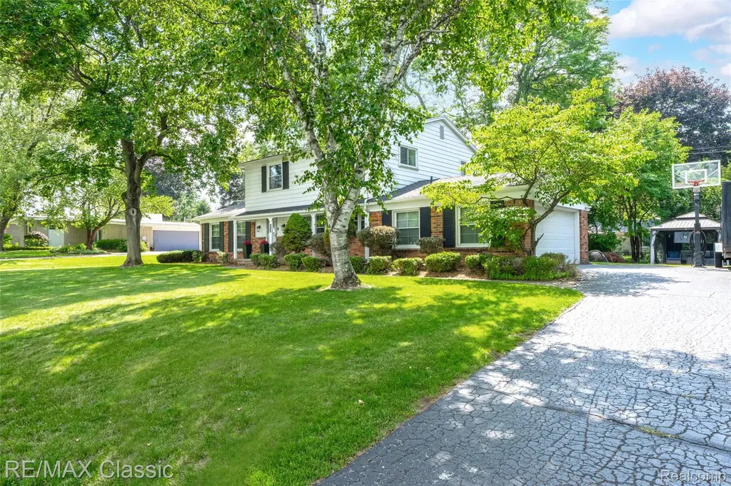 6638 Woodbank Drive Bloomfield Hills City MI 48301