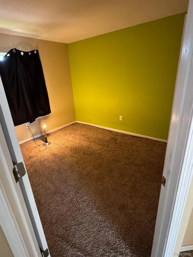 22411 Springbrook Avenue Farmington Hills City MI 48336