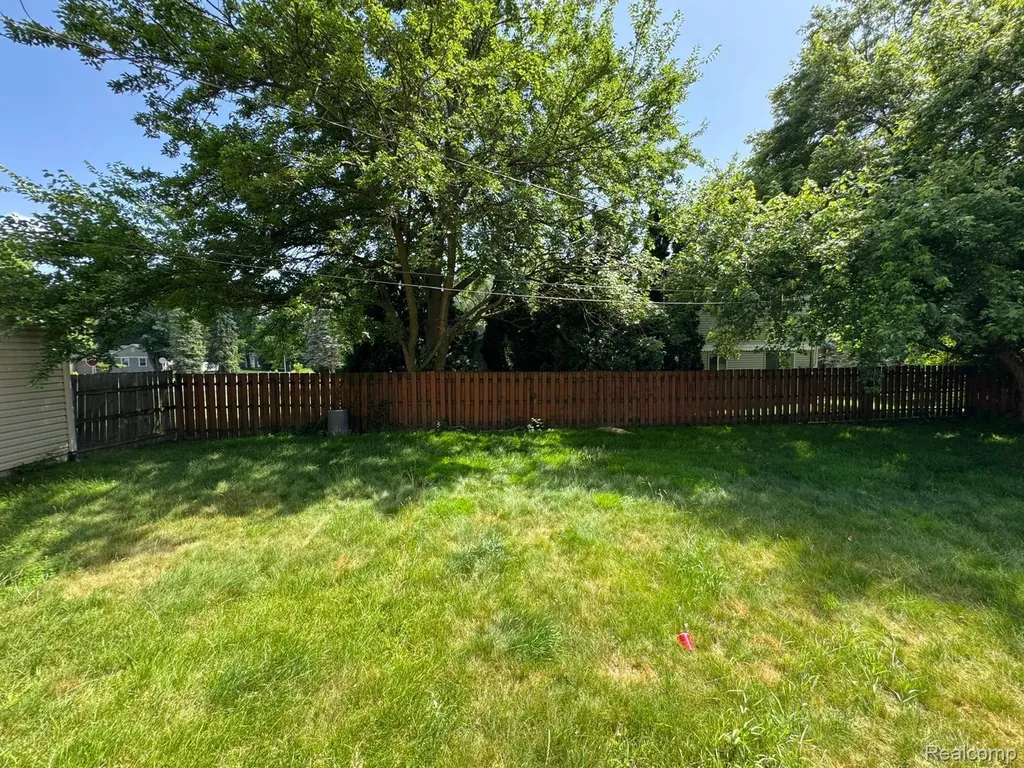 22411 Springbrook Avenue Farmington Hills City MI 48336