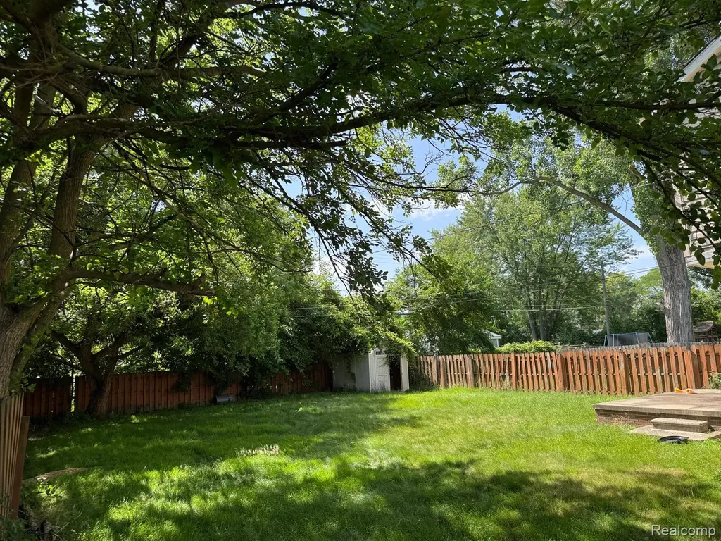 22411 Springbrook Avenue Farmington Hills City MI 48336