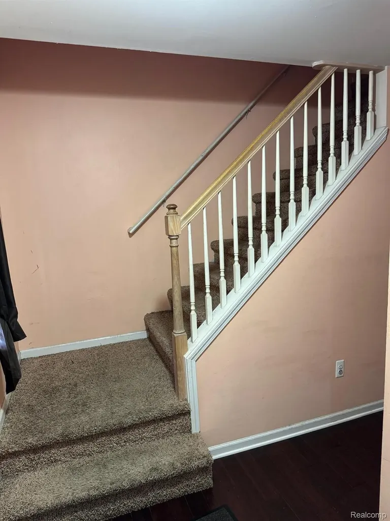 22411 Springbrook Avenue Farmington Hills City MI 48336