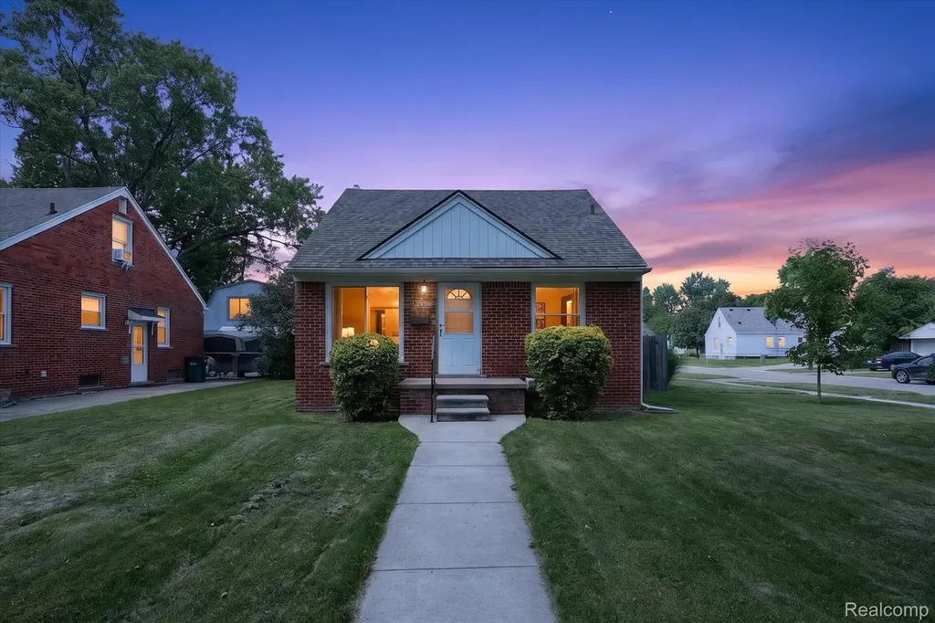 14010 Hart Street Oak Park City MI 48237