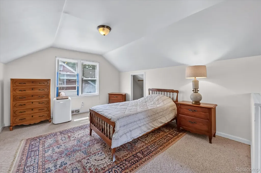 14010 Hart Street Oak Park City MI 48237