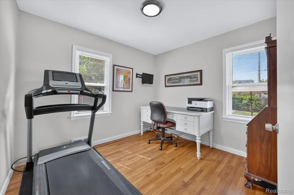 14010 Hart Street Oak Park City MI 48237