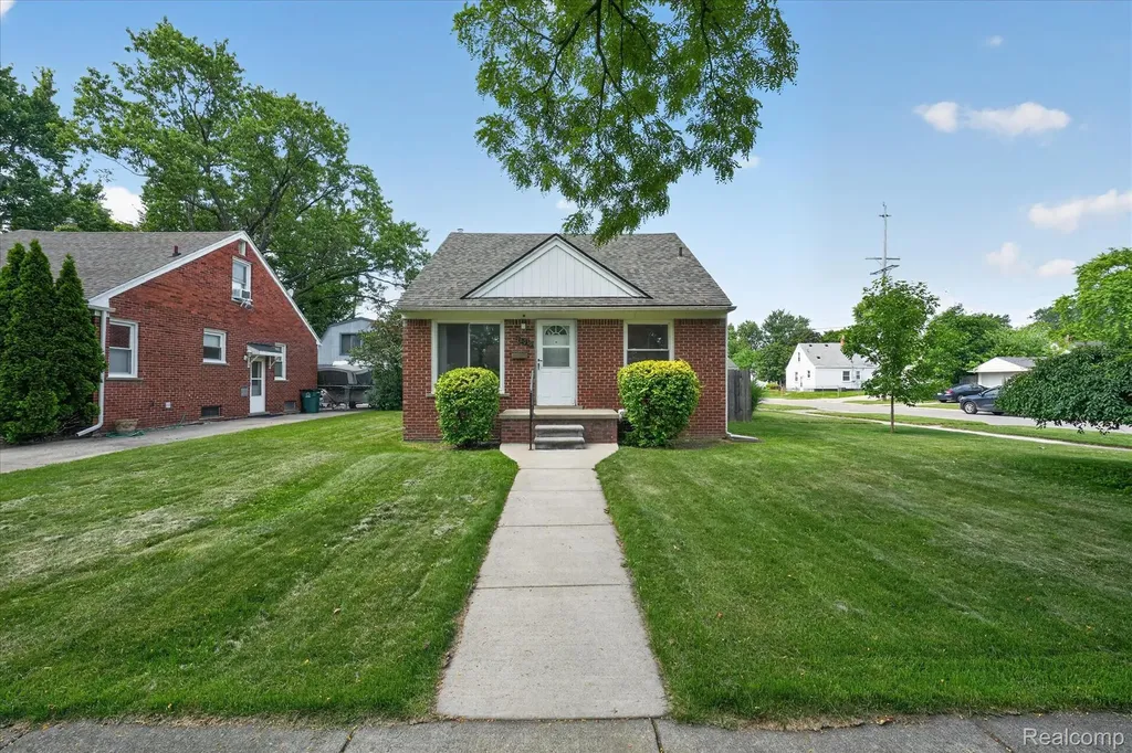 14010 Hart Street Oak Park City MI 48237