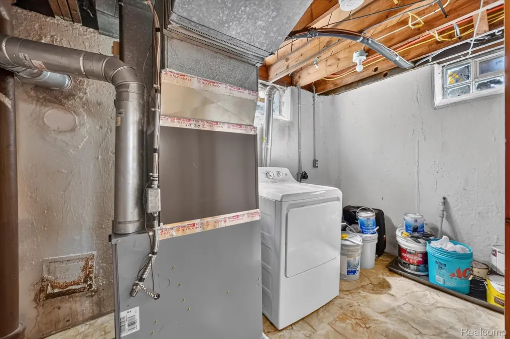 14010 Hart Street Oak Park City MI 48237