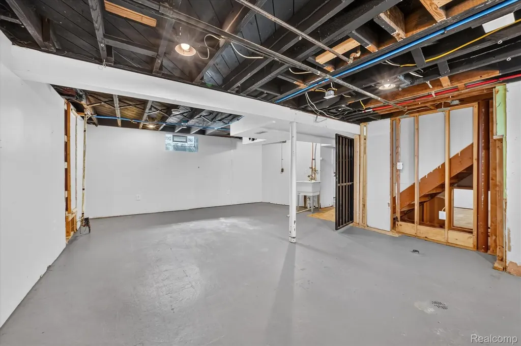14010 Hart Street Oak Park City MI 48237
