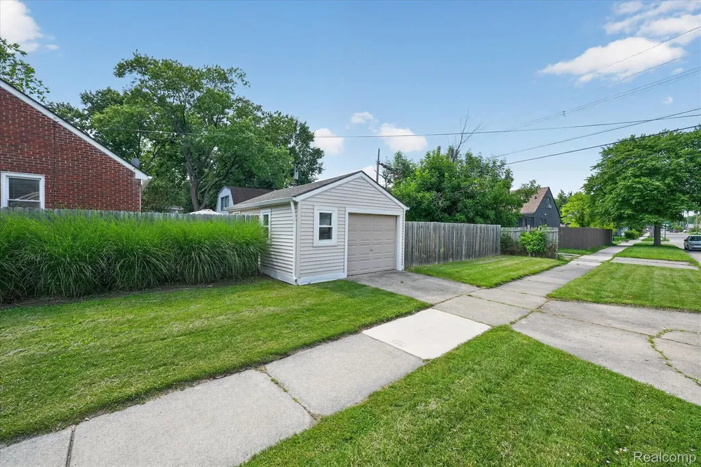14010 Hart Street Oak Park City MI 48237