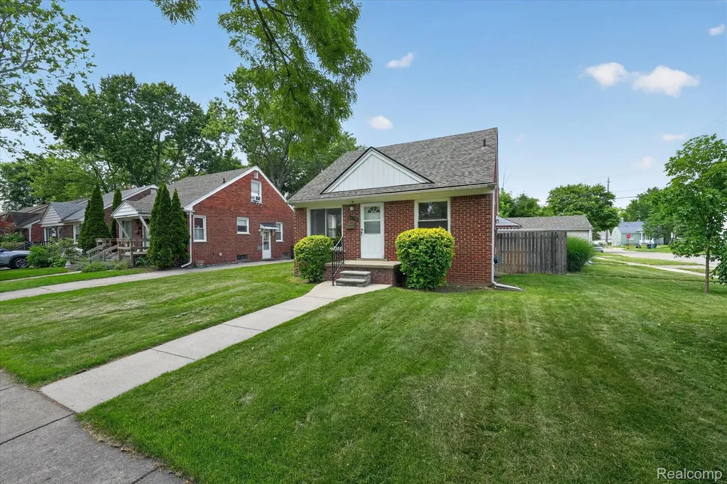 14010 Hart Street Oak Park City MI 48237