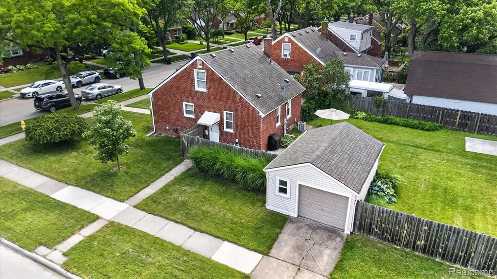 14010 Hart Street Oak Park City MI 48237