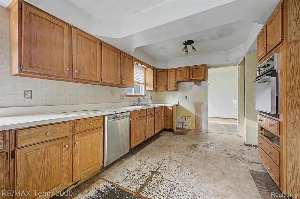 3754 Anvil Drive Troy City MI 48083