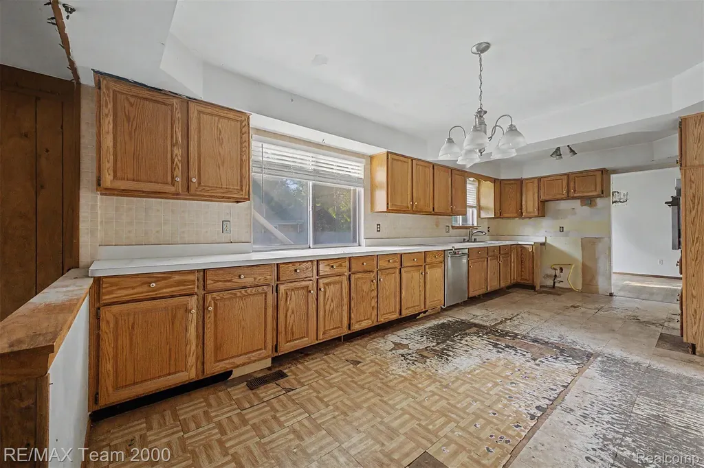 3754 Anvil Drive Troy City MI 48083