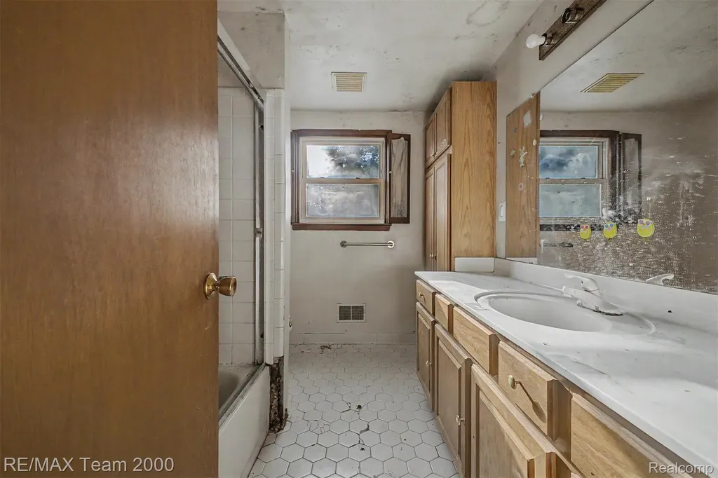 3754 Anvil Drive Troy City MI 48083