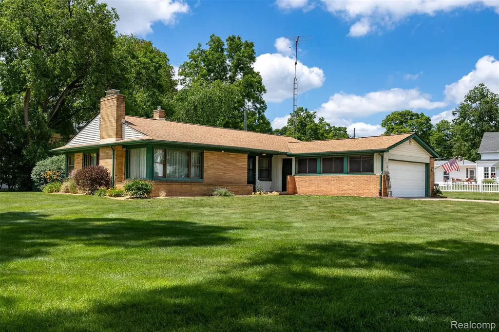 215 White Street Imlay City City MI 48444