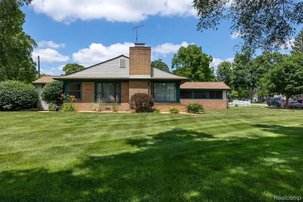 215 White Street Imlay City City MI 48444