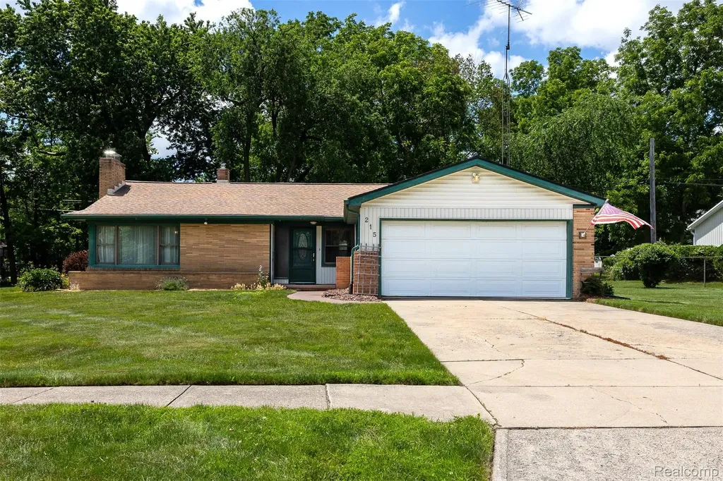 215 White Street Imlay City City MI 48444