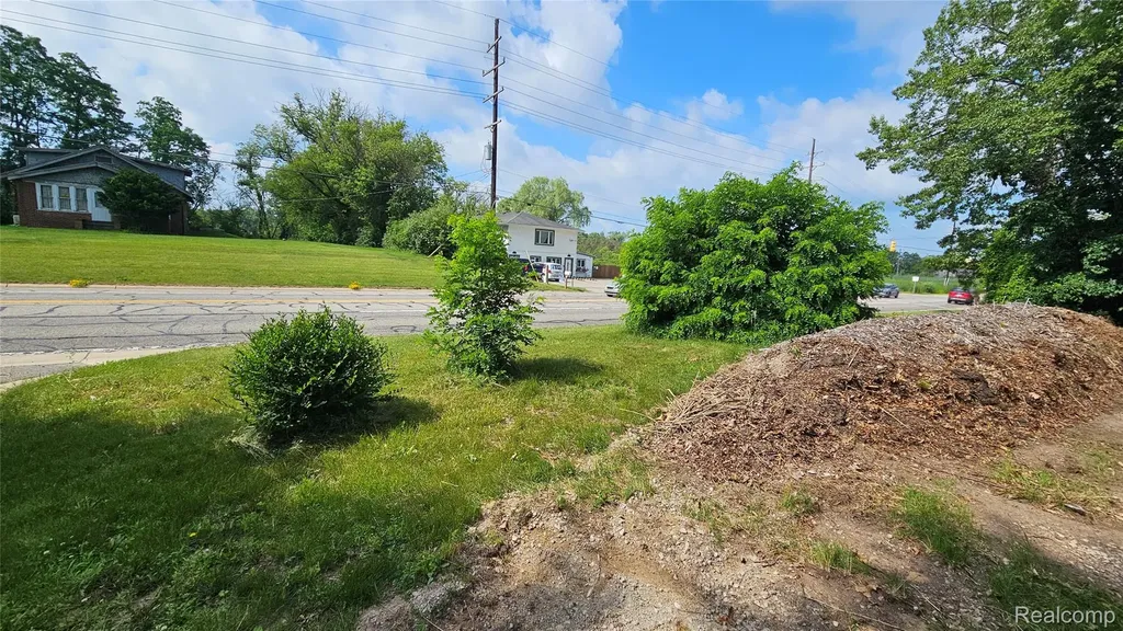 V/l M-36 Hamburg Township MI 48169