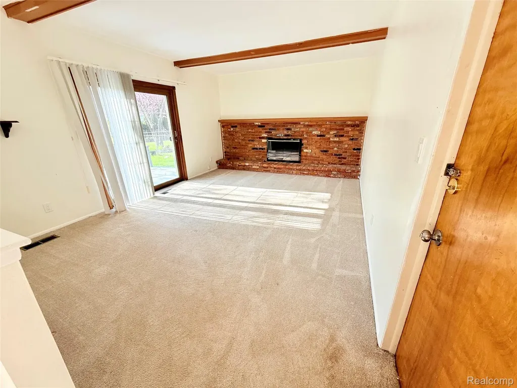 30943 Roselawn Drive Warren City MI 48088