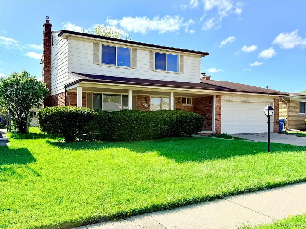 30943 Roselawn Drive Warren City MI 48088