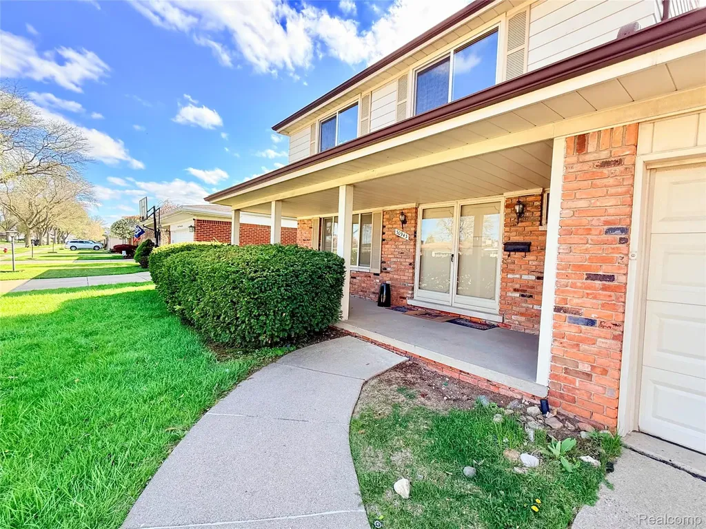 30943 Roselawn Drive Warren City MI 48088