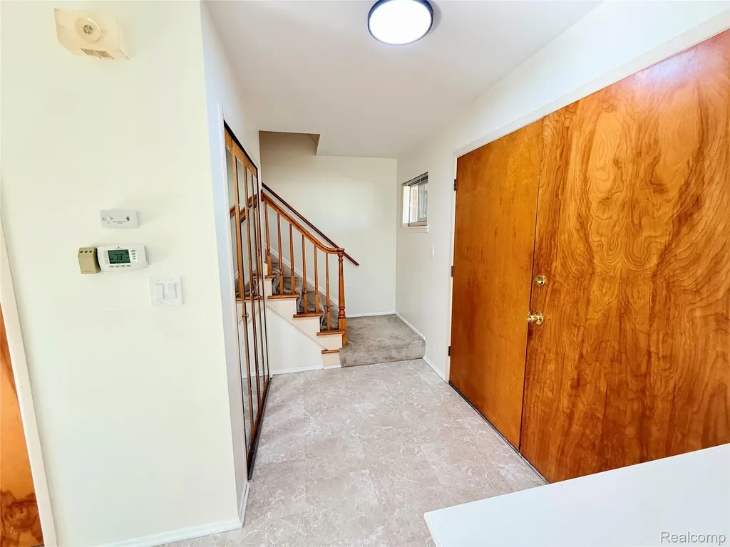 30943 Roselawn Drive Warren City MI 48088