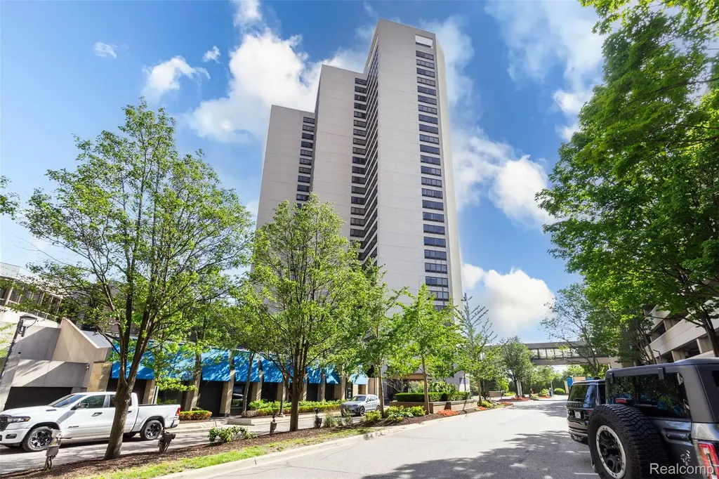 300 W Jefferson Avenue W Detroit City MI 48226