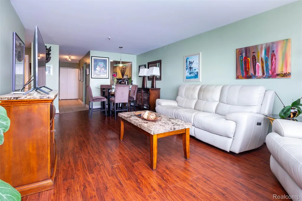 300 W Jefferson Avenue W Detroit City MI 48226