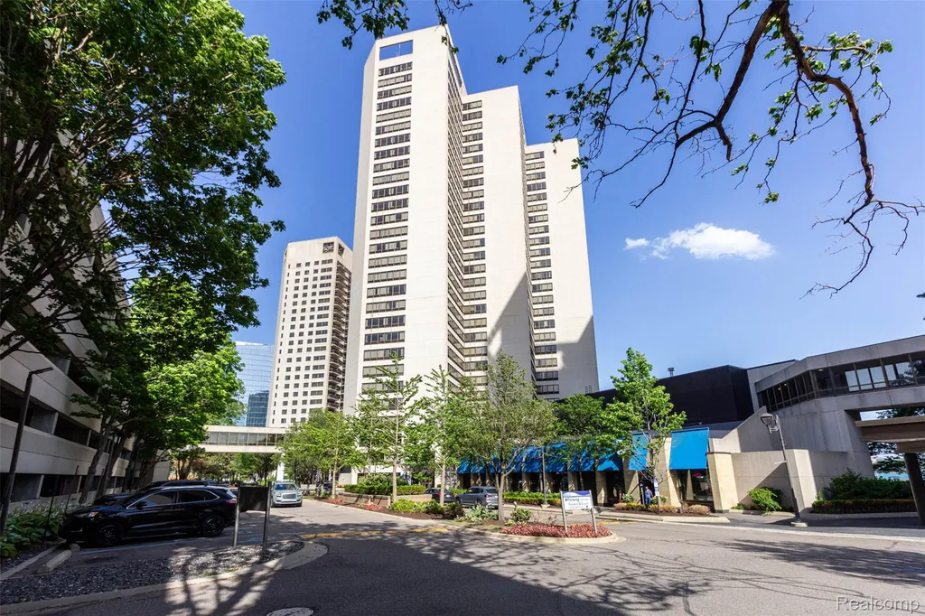 300 W Jefferson Avenue W Detroit City MI 48226