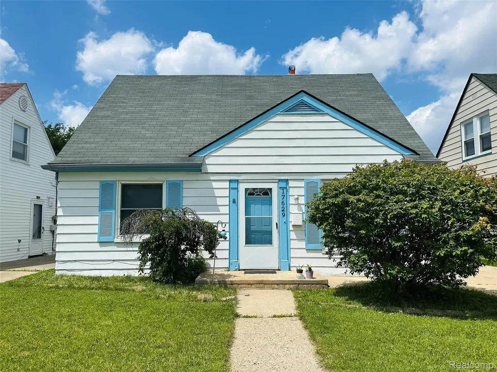 17629 Lincoln Avenue Eastpointe City MI 48021