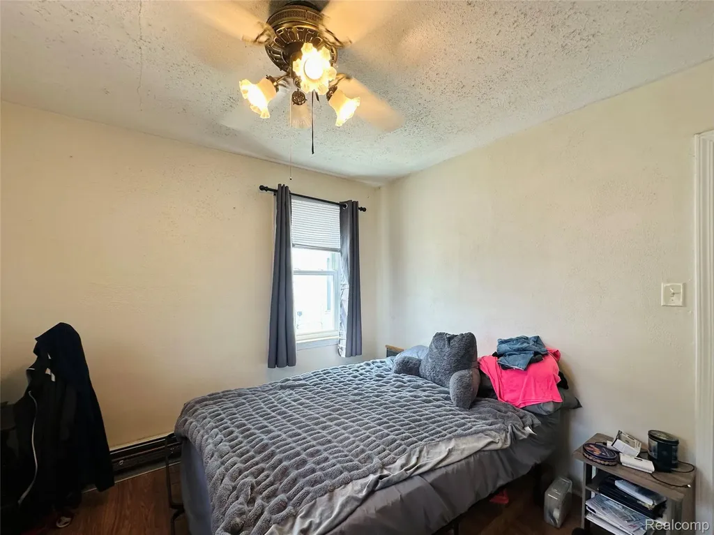 17629 Lincoln Avenue Eastpointe City MI 48021