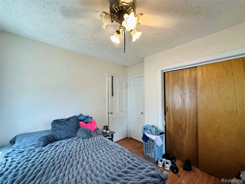 17629 Lincoln Avenue Eastpointe City MI 48021