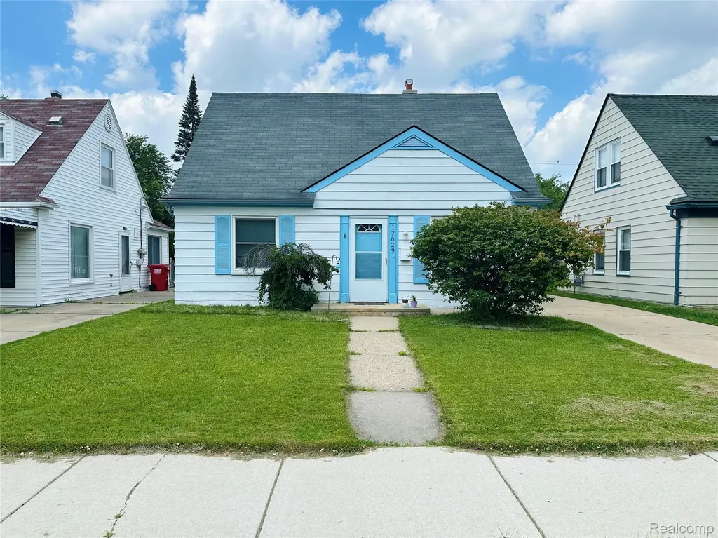 17629 Lincoln Avenue Eastpointe City MI 48021